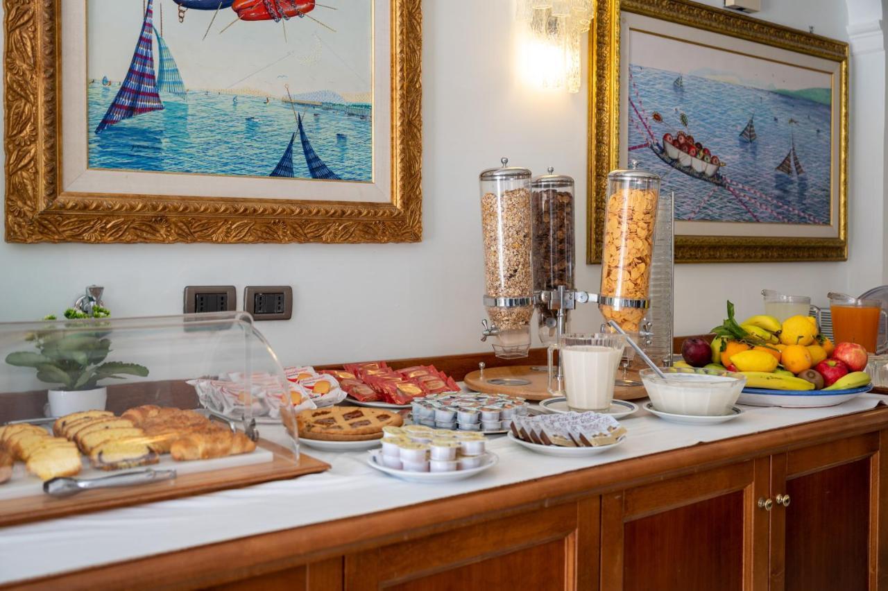 Hotel Montana SantʼAgata sui Due Golfi Buitenkant foto