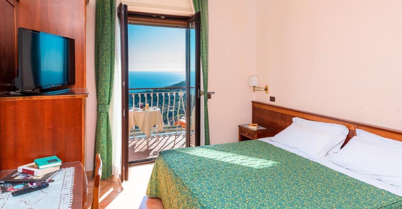 Hotel Montana SantʼAgata sui Due Golfi Buitenkant foto