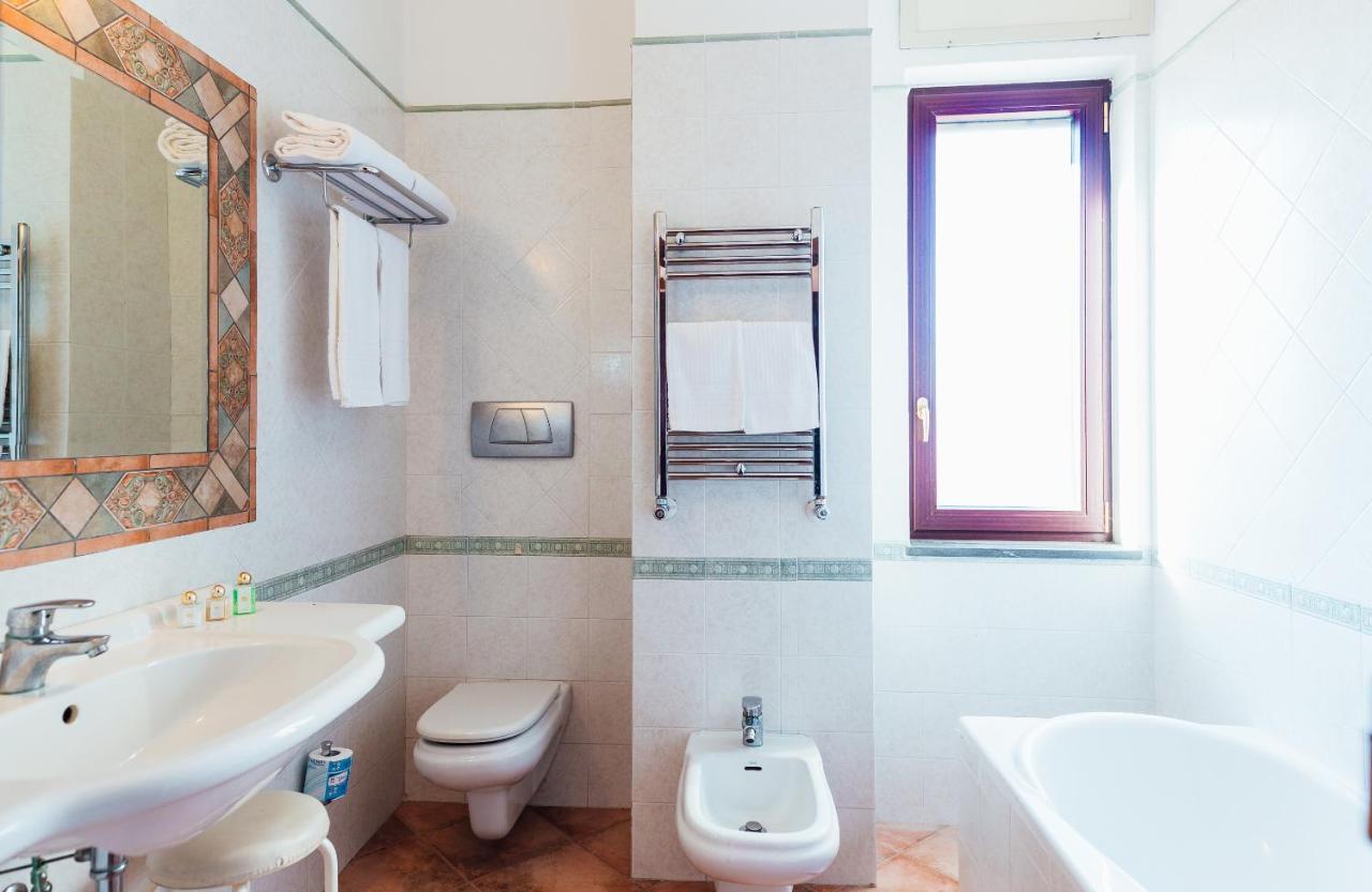 Hotel Montana SantʼAgata sui Due Golfi Buitenkant foto
