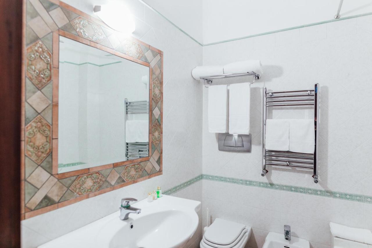 Hotel Montana SantʼAgata sui Due Golfi Buitenkant foto